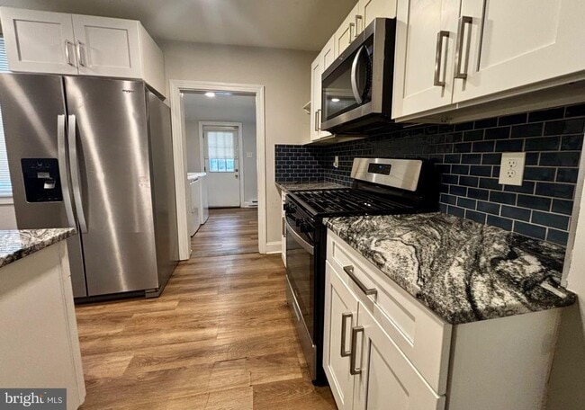 Building Photo - 4 3rd St