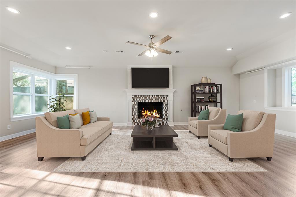 Foto principal - 706 Bison Dr