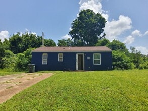 Building Photo - 4450 Sunny View Dr