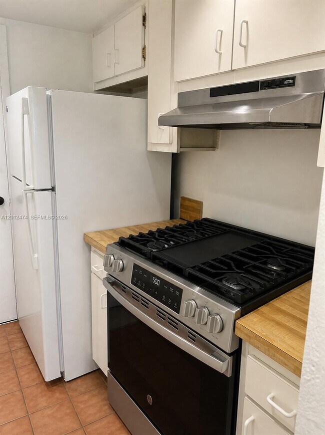 Foto del edificio - 1205 Mariposa Ave