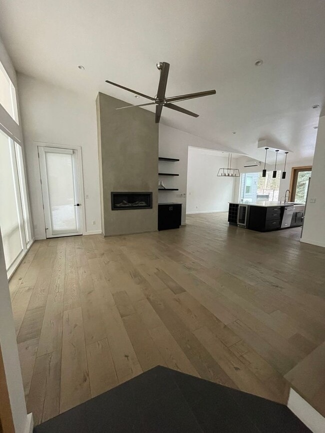 Foto del edificio - Whitefish-4 Bedroom 2.5 Bath Beautiful and Modern, Pets Welcome! -$6,500.00 Monthly Rent