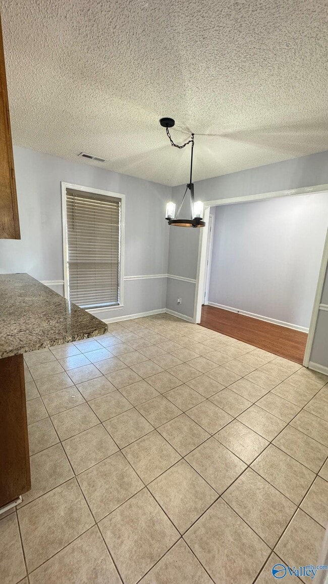 Building Photo - 157 Chanel Dr