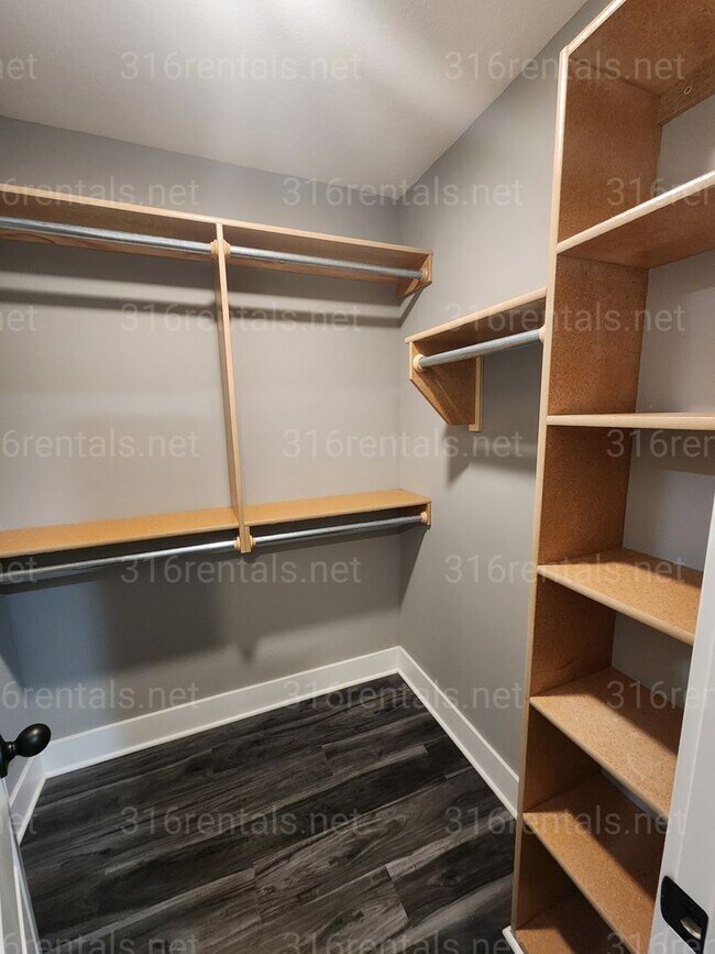 Building Photo - 5225 N Toben Ct