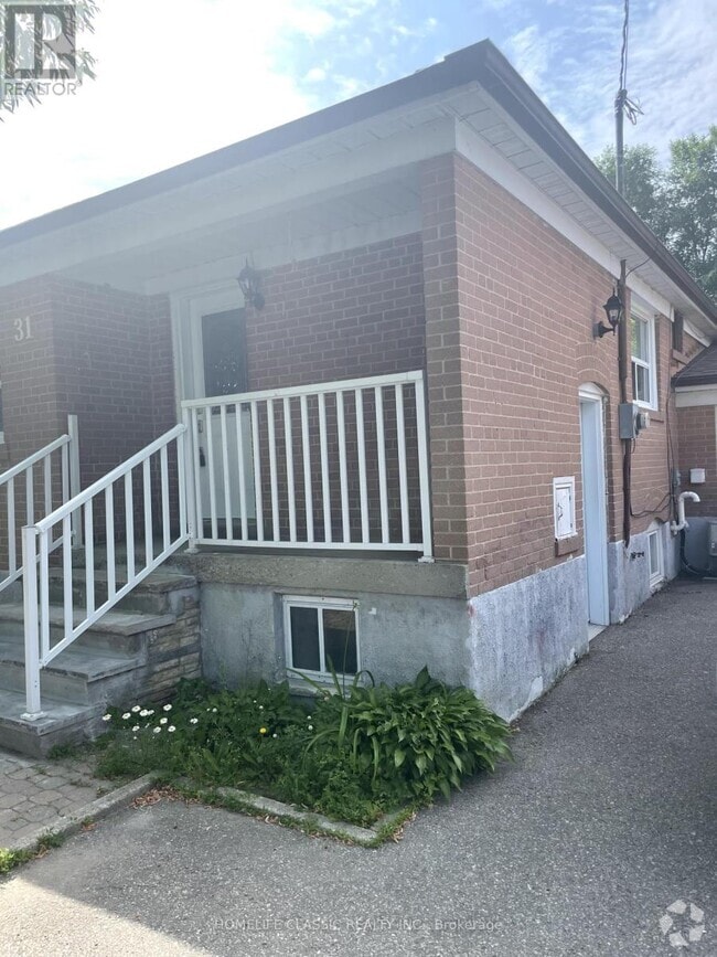 Building Photo - 31 Madawaska Ave