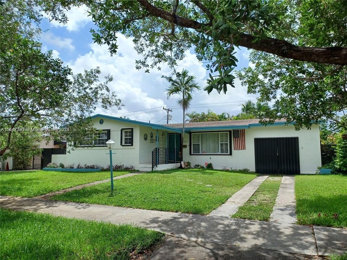 Foto principal - 8500 SW 16th St