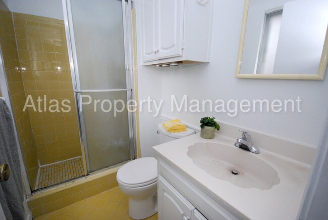 Building Photo - 8931 E 58th St