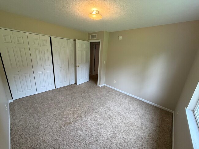 Foto del edificio - 348 Maplewood Dr