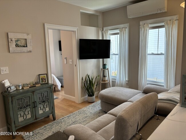 Building Photo - 7 Abbott Ave