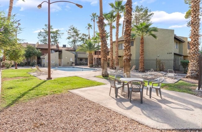 Building Photo - 200 Bel Port Dr