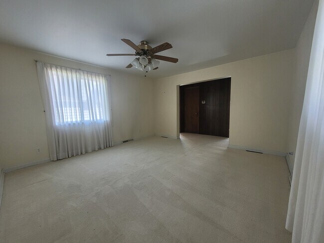 Foto del edificio - 807 Oak St
