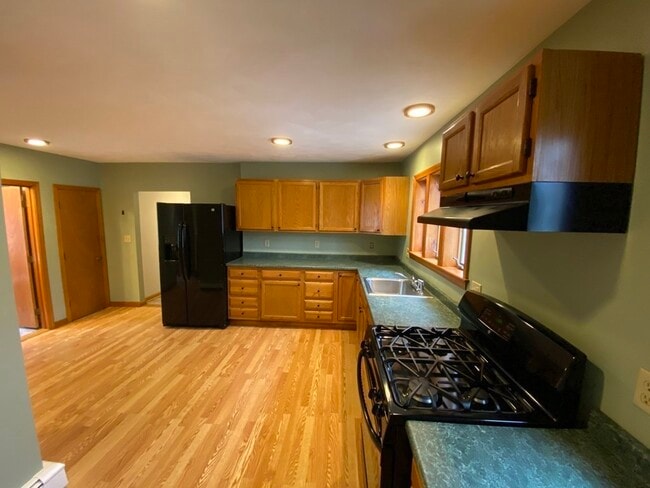 Building Photo - 36 Upham St