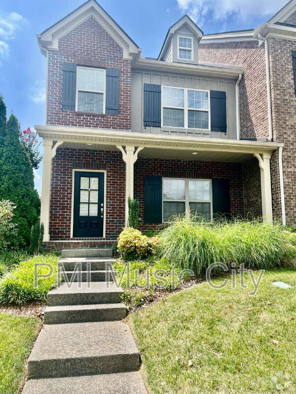 Building Photo - 956 Innsbrooke Ave