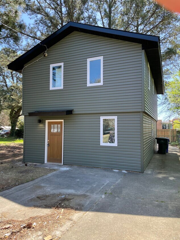 Foto principal - 1403 Melrose Pkwy