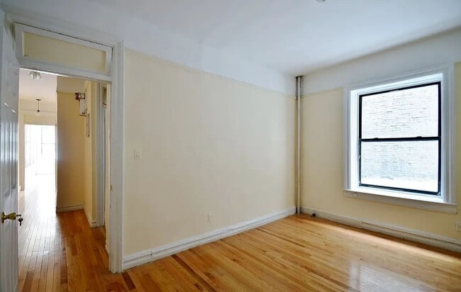Building Photo - 48 Saint Nicholas Place