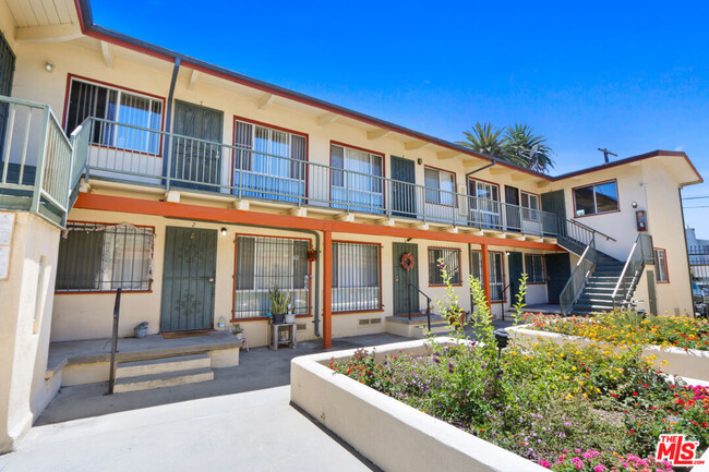 Building Photo - 7525 Crenshaw Blvd