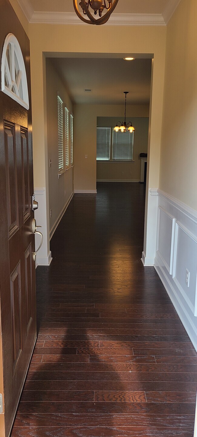 Foto del edificio - 5722 Lachlan Hill Ln