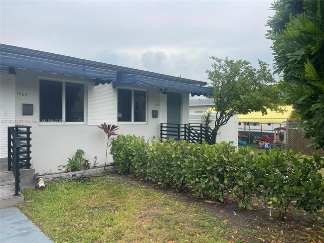 Foto del edificio - 1367 SW 37th Ave