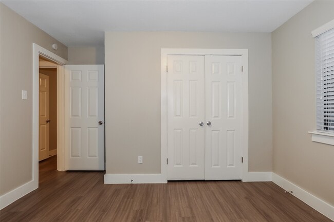 Building Photo - 15518 4 Leaf Dr