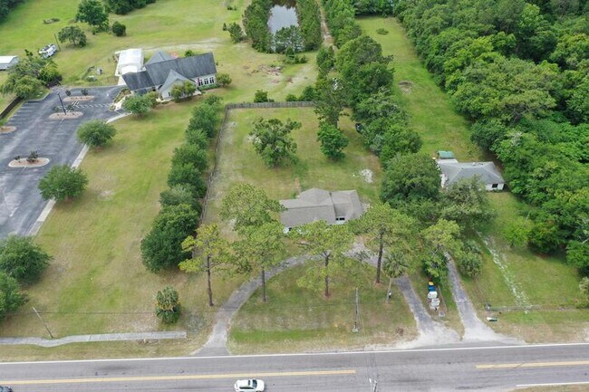 Foto del edificio - 2604 New Berlin Rd