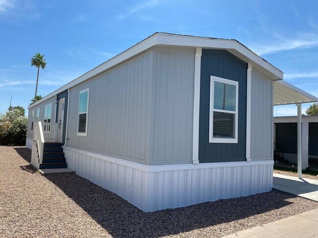 Foto del edificio - 2060 N Center St