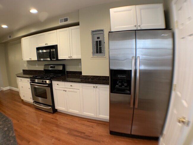 Building Photo - 332 S Collington Ave