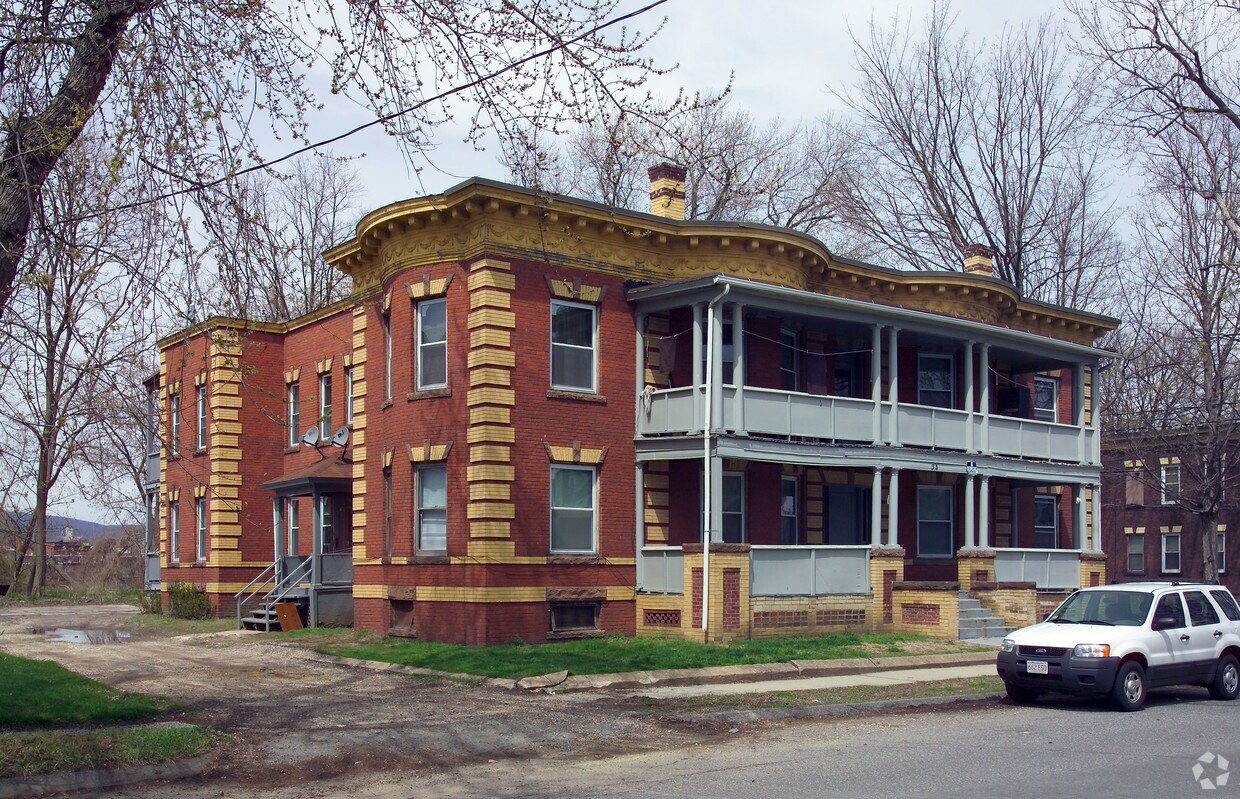 Primary Photo - 34 Rivers Ave