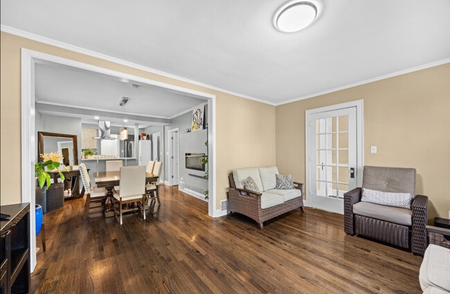 Building Photo - 4136 Park Ave