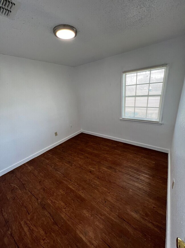 Building Photo - 4202 35th St