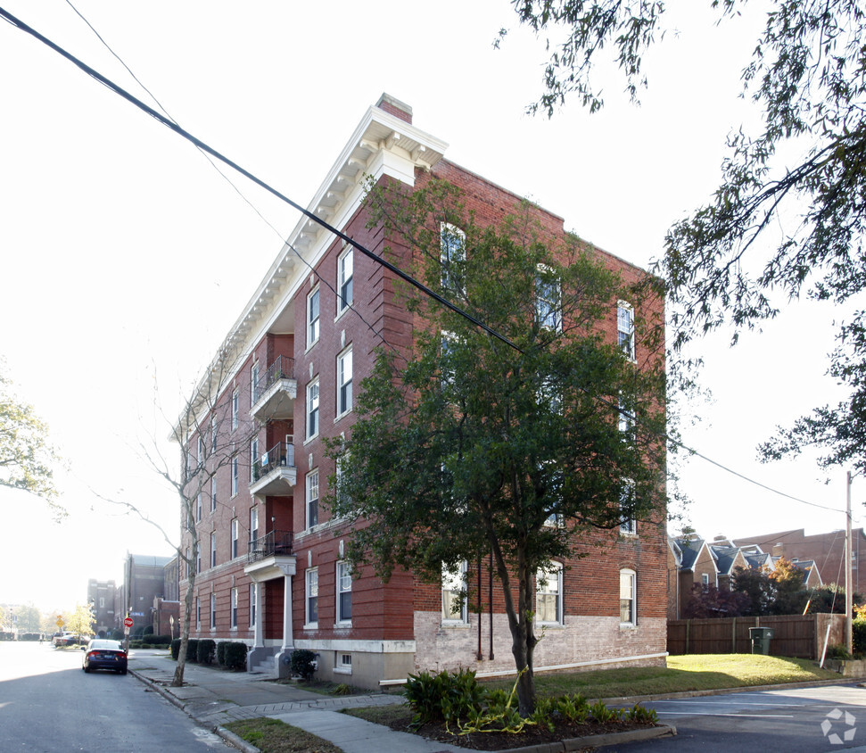 Building Photo - Colonial