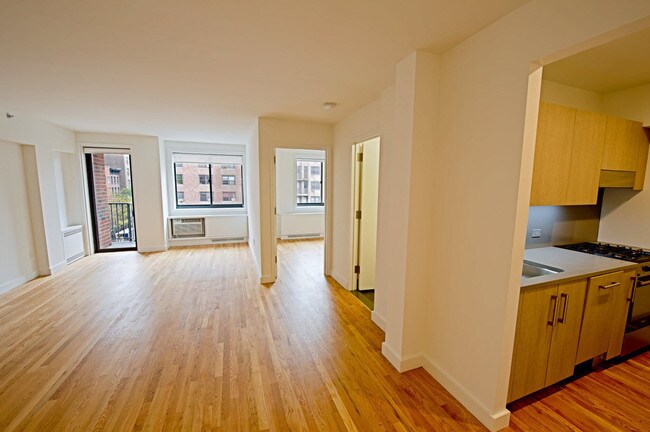 Building Photo - 101 W 15th St