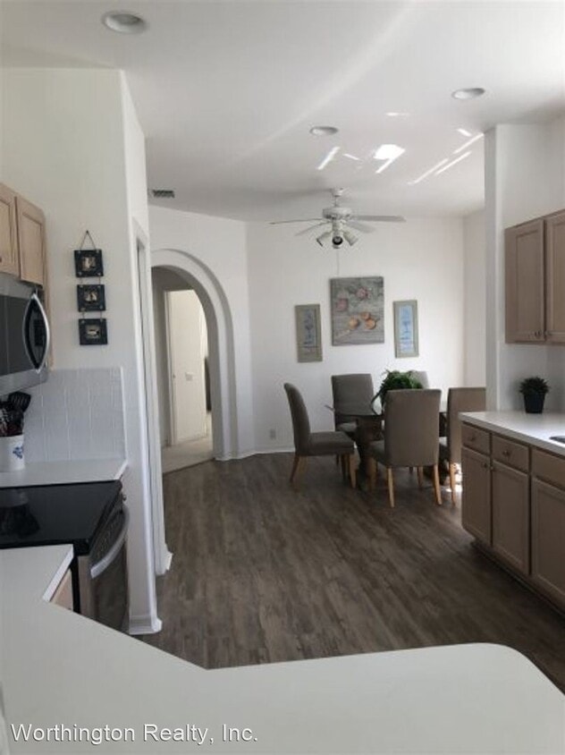 Primary Photo - 3 br, 2 bath House - 9171 Bayberry Bend #201