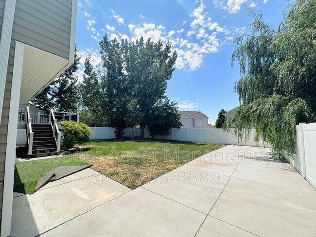 Building Photo - 1445 Fowler Ave