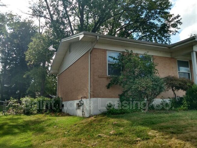Building Photo - 3652 Reavis Barracks Rd