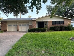 Building Photo - 9526 Vogue Ln