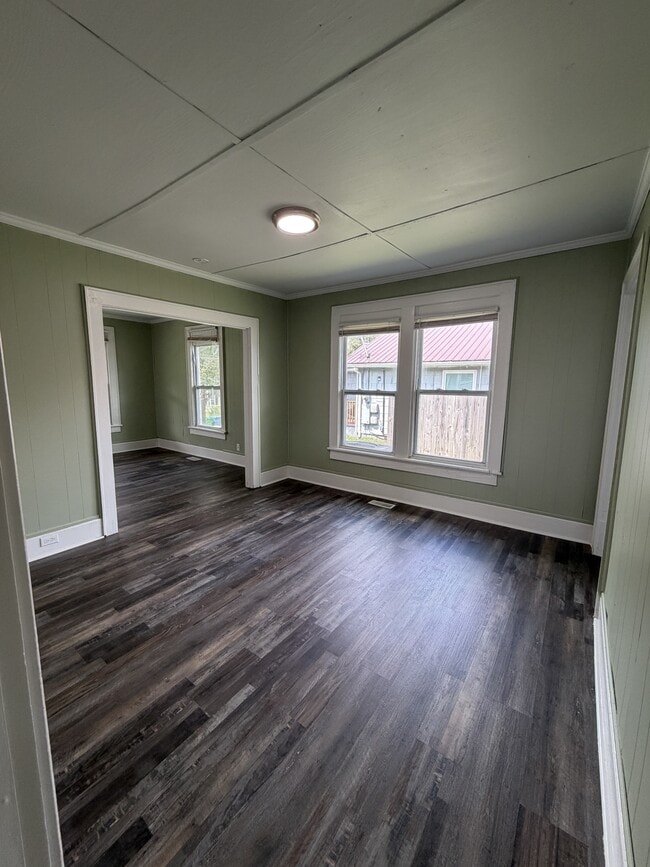 Building Photo - 714 Henderson Ave