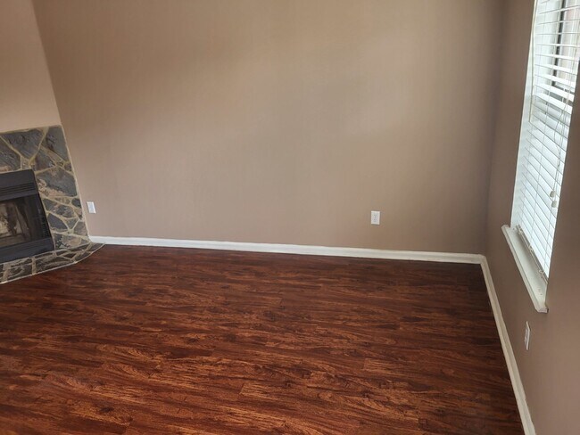 Building Photo - 2 Bedroom 1.5 ba Townhome in Goose Creek