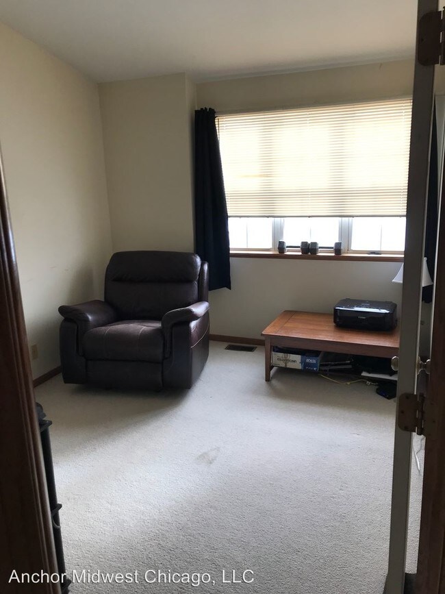 Building Photo - 3 br, 2.5 bath House - 15 White Pine Drive