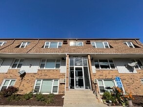 Building Photo - 316 N Warwick Ave