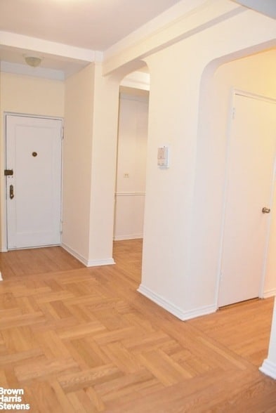 Building Photo - 205 Pinehurst Ave