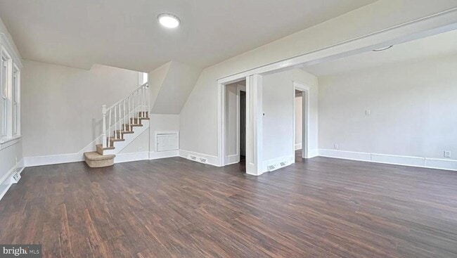 Foto del edificio - 2531 E Chestnut Ave