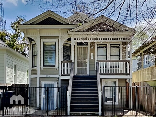 Building Photo - 325 15th St