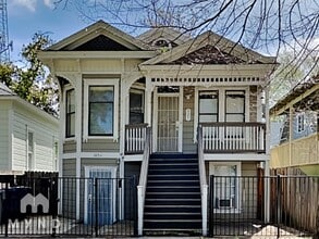 Building Photo - 325 15th St
