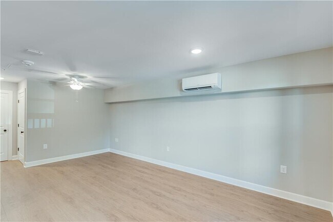 Building Photo - 710 Jesse Jewell Pkwy SE