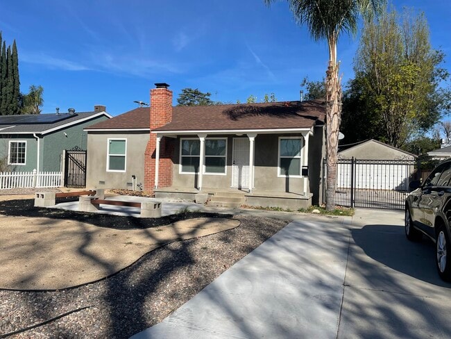 Building Photo - 17221 Kittridge St