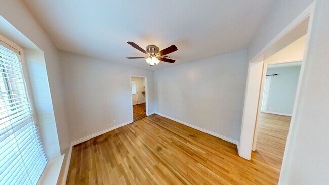 Foto del edificio - Beautifully Updated 2 Bedroom 1 Bathroom W...