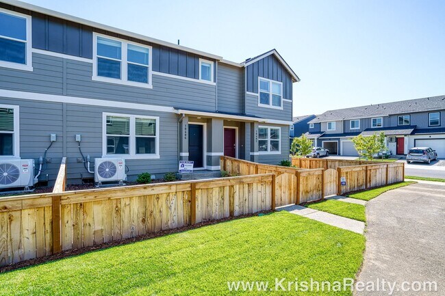 Foto del edificio - Beautiful NEW CONSTRUCTION 3 Bedroom 2.5 B...