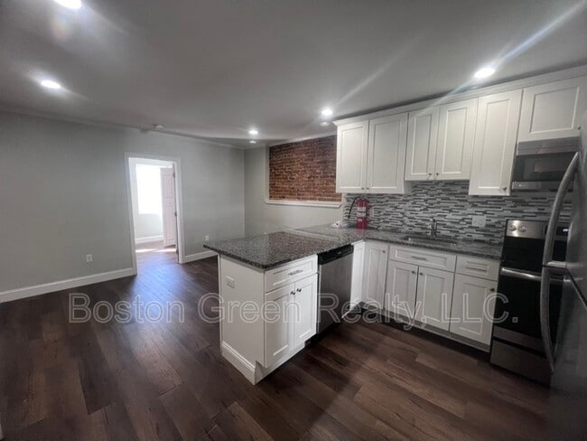 Photo - 315 Meridian St House