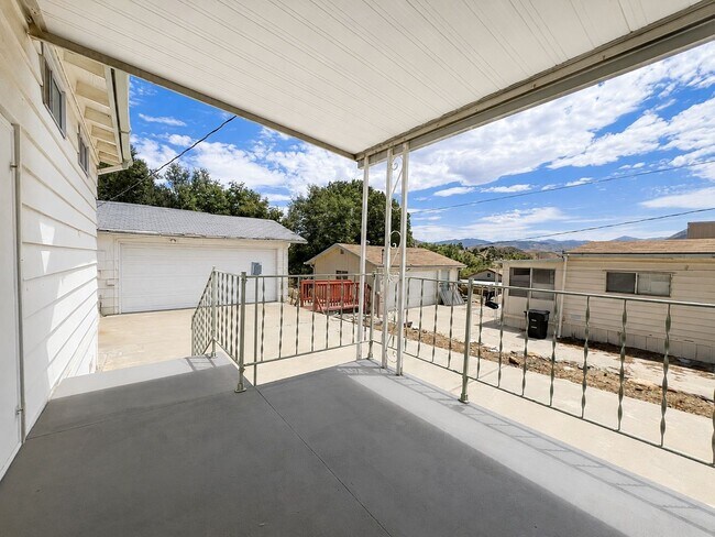 Building Photo - 114 Salaine Dr
