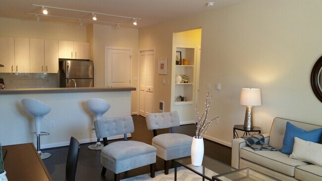 Building Photo - 1110 SW 160th Ave