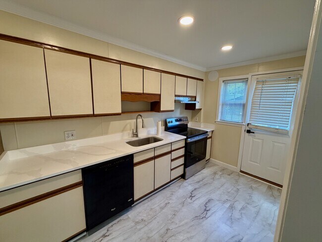 Foto del edificio - 1644 Thetford Rd